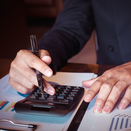 เกินงบประมาณ